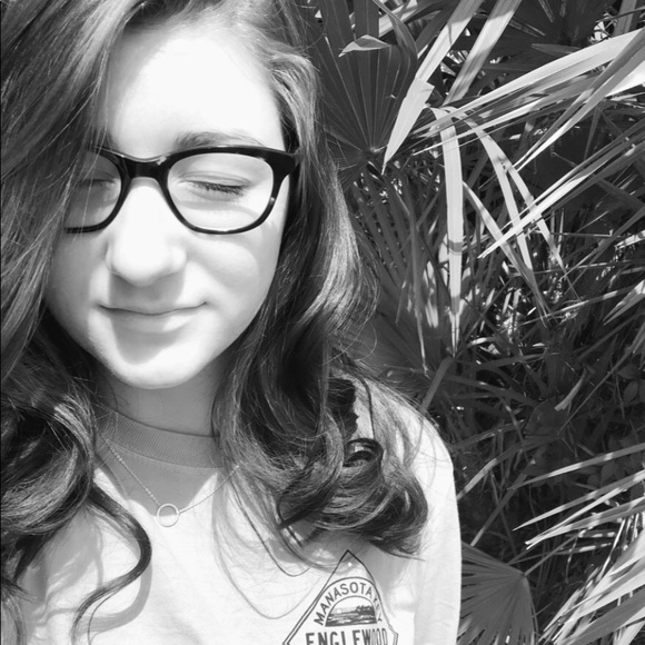 Meet your Posher, Olivia - Picture 1 of 1